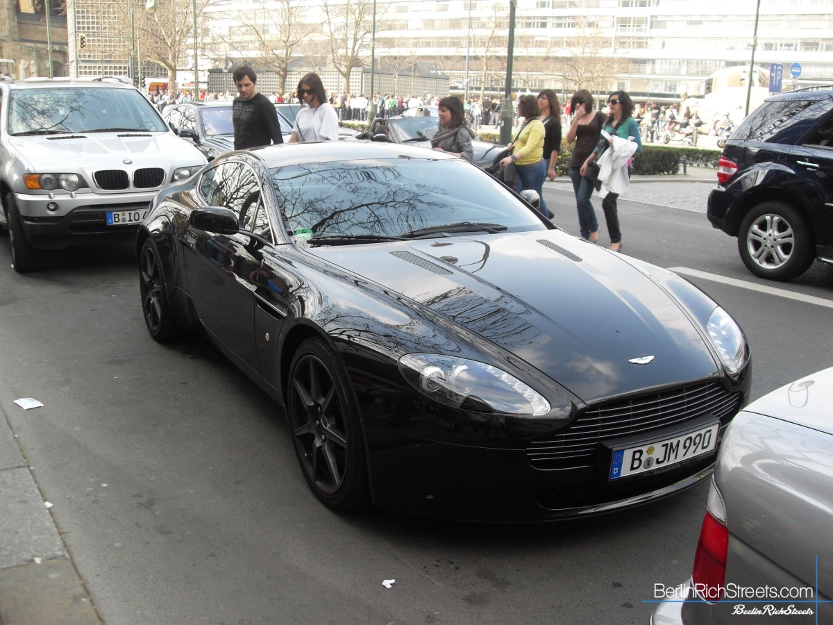 Aston Martin V8 Vantage spotted in Berlin — BerlinRichStreets